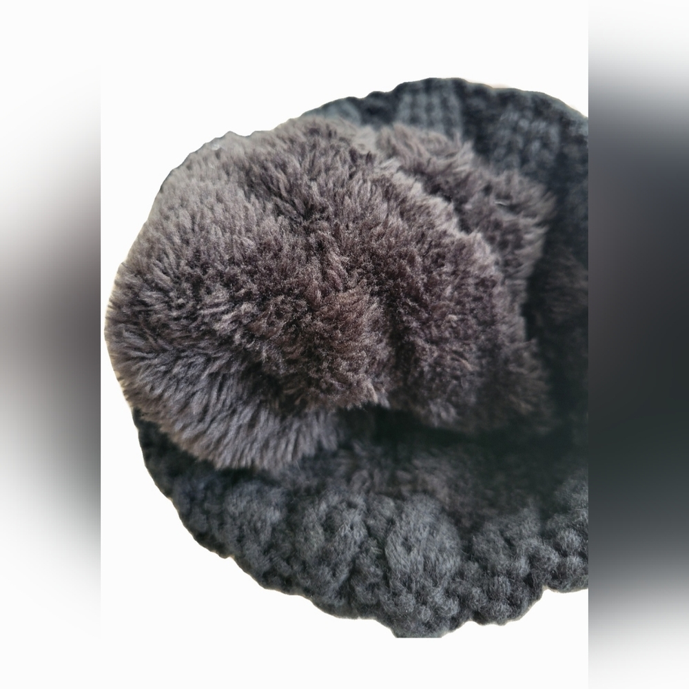 2 For 1 Beanie Hats - Picture 4 of 4